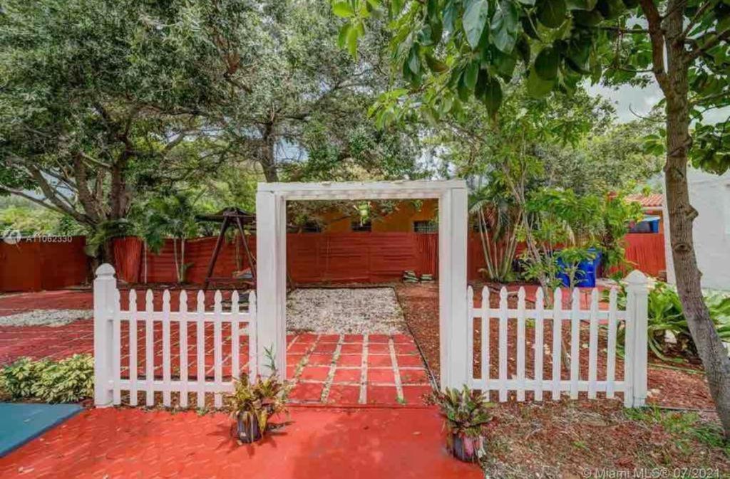 Private Rooms Close To Miami Airport - Free Parking - 01 Exterior foto